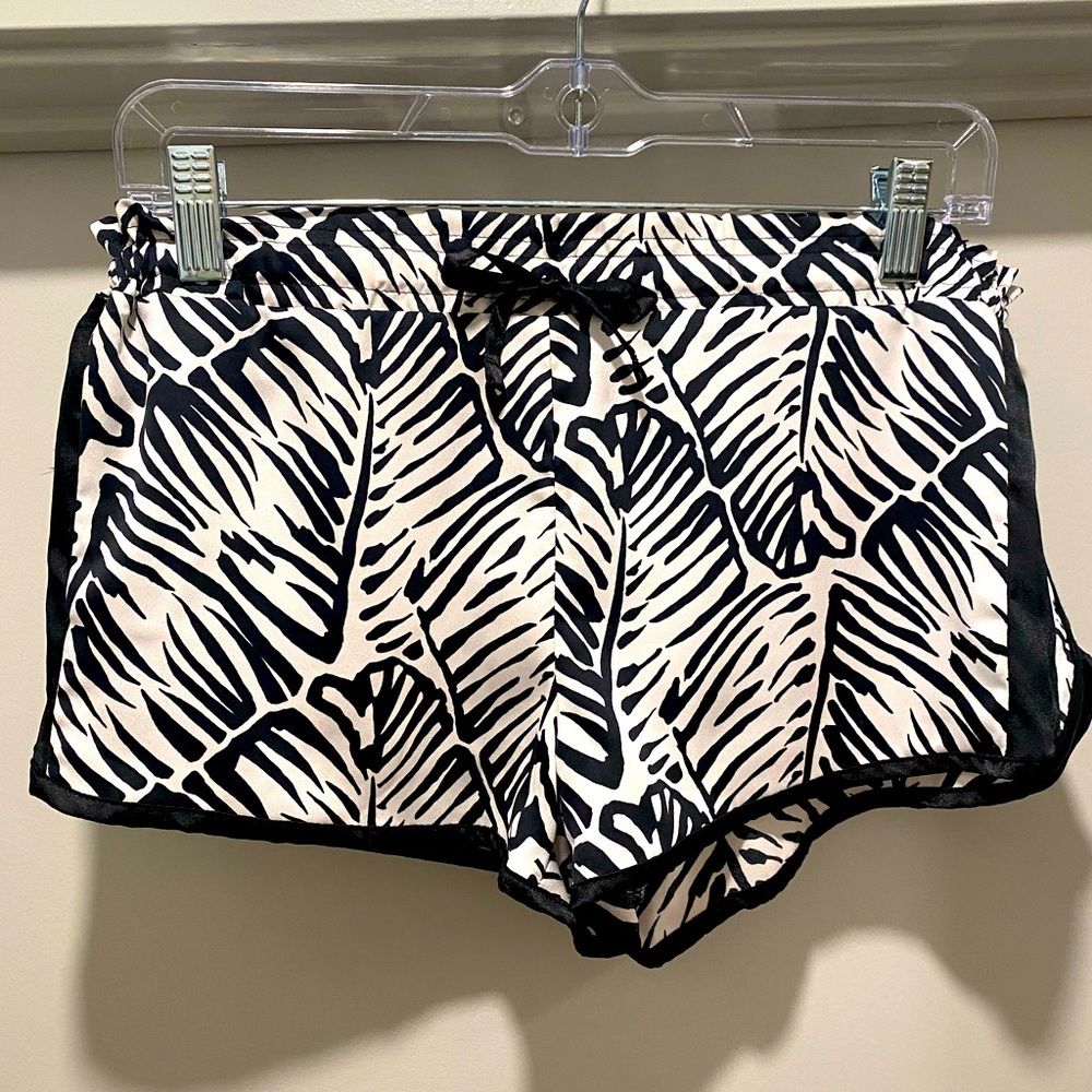 Victoria's Secret Black & White Zebra Striped Leaves Printed Lounge Shorts - S